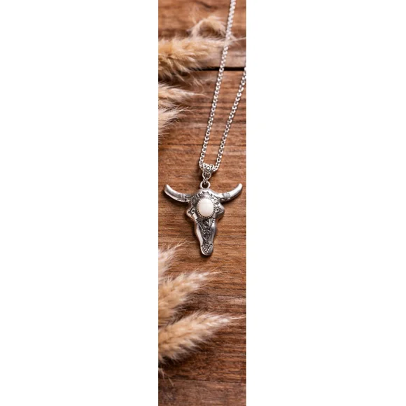 Western Cow Skull Necklace White Stone Silver Bull Head Pendant Boho Cowgirl 🤠 - Picture 1 of 5